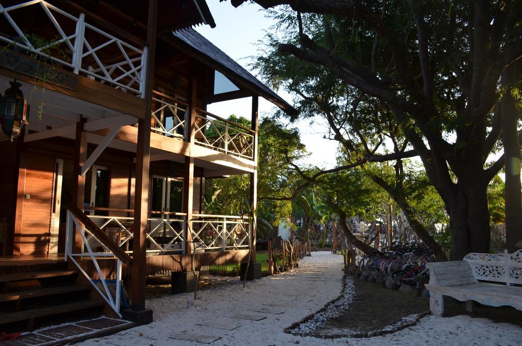 Serene Beach Villa Gili Trawangan Exterior foto